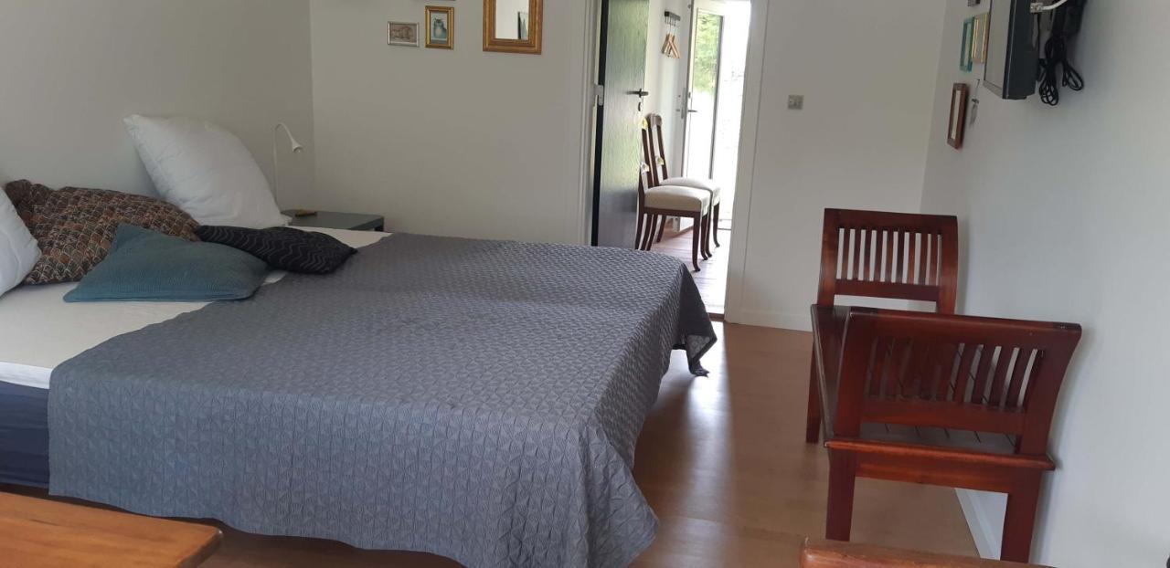 Bed and Breakfast Karens Bakke 2 Glesborg Exterior foto